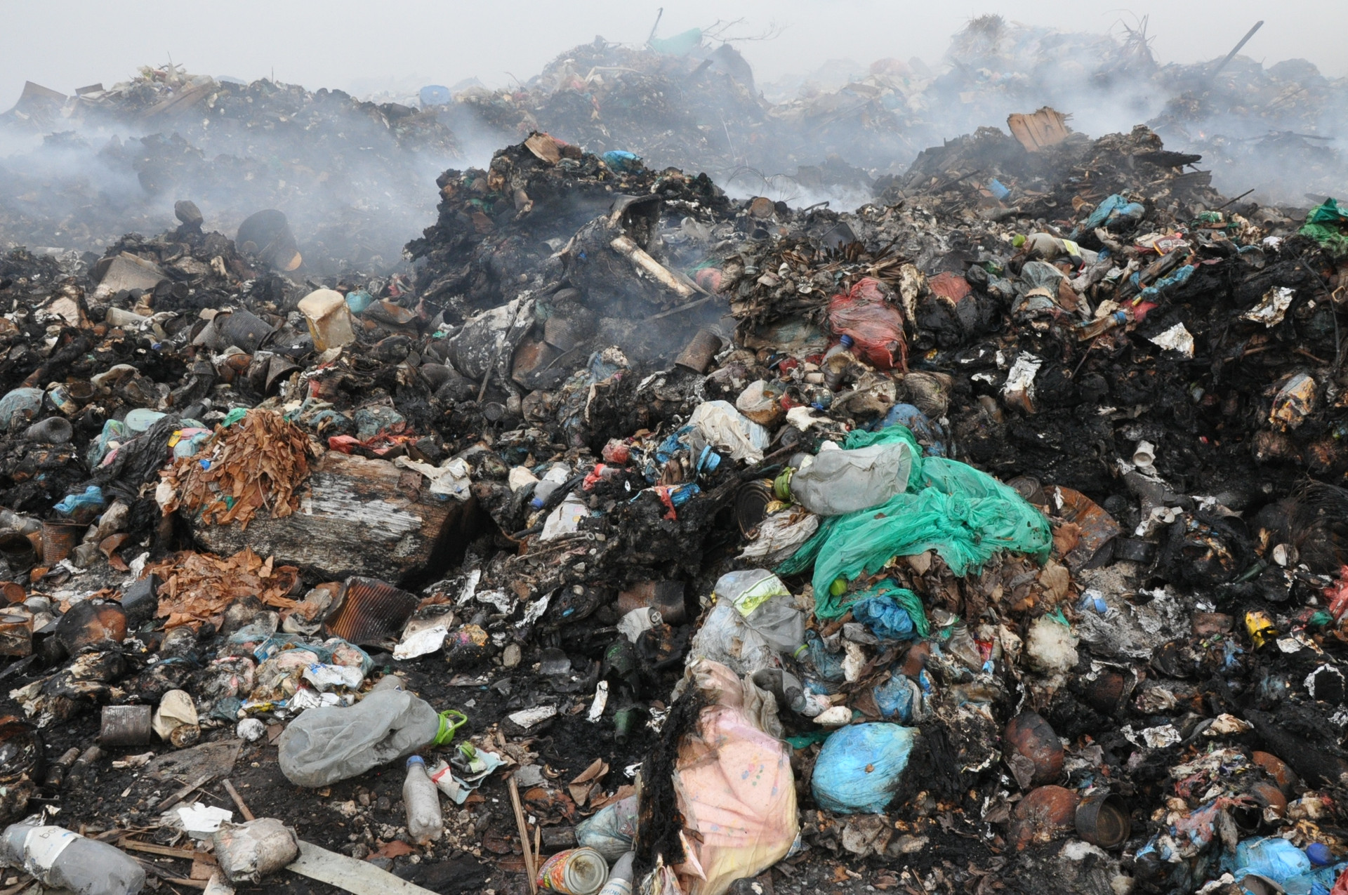 Núi rác đã là một vấn đề tồi tệ đối với Maldives trong nhiều thập kỷ. Ảnh: CNA.