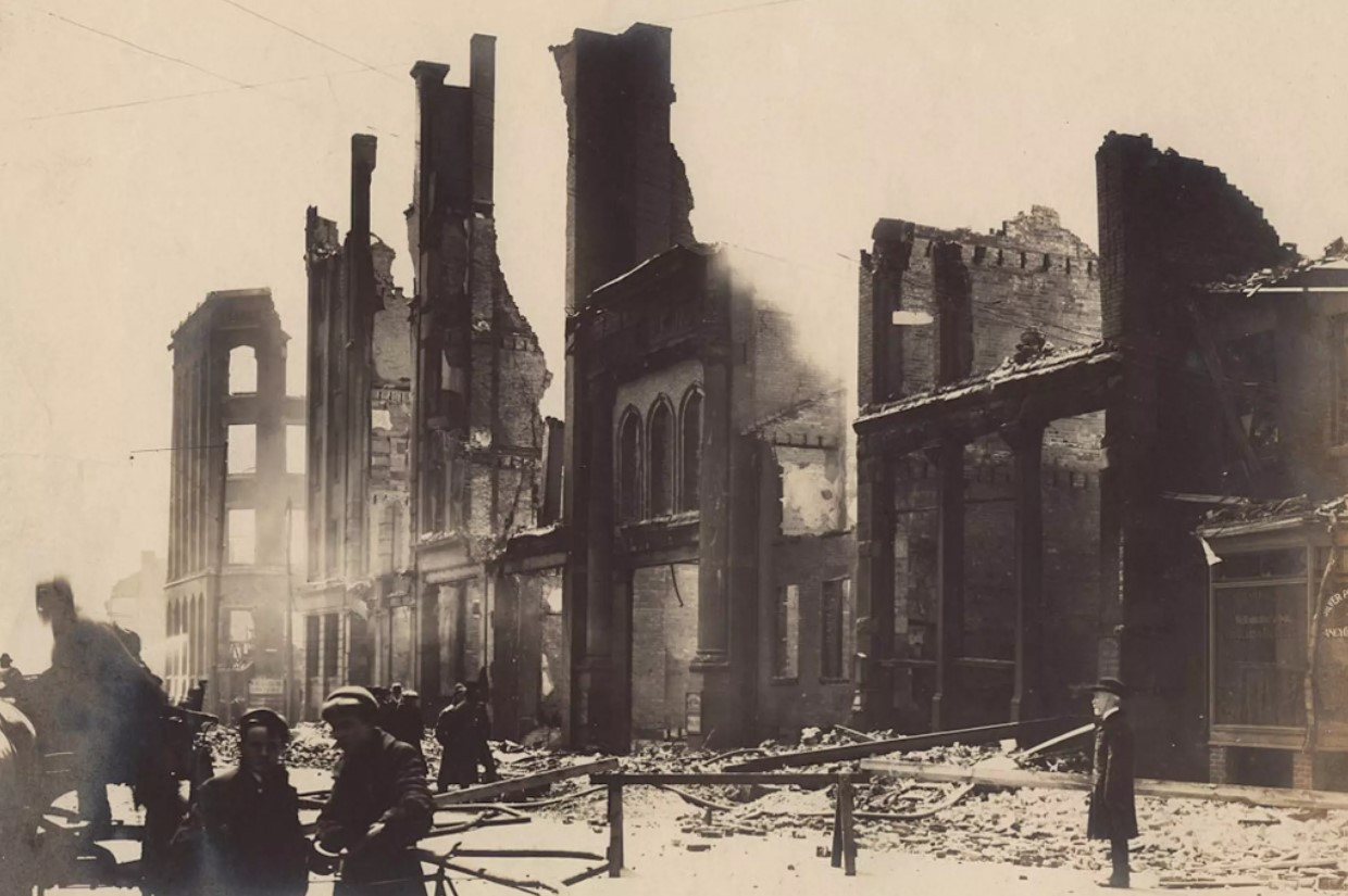 Khung cảnh hoang tàn tại Toronto sau trận Đại hỏa hoạn năm 1904. Ảnh: blogTO.
