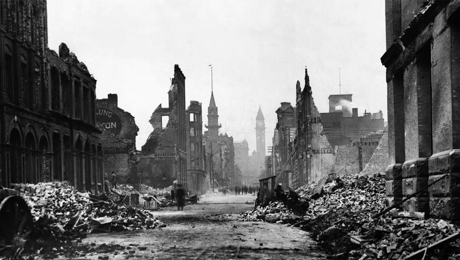 Đống đổ nát sau trận Đại hỏa hoạn năm 1904. Ảnh: City of Toronto.