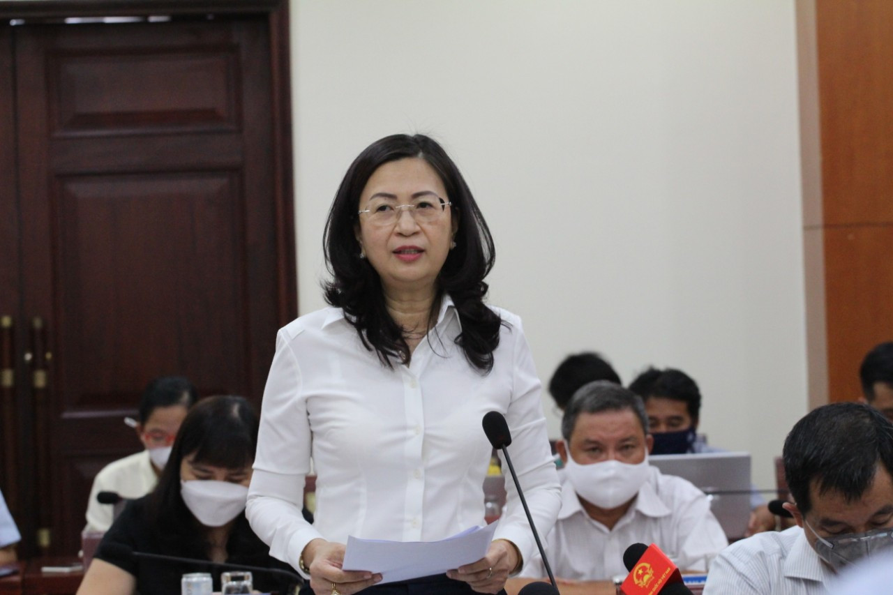 Bà Nguyễn Thị Bích Hạnh - Phó cục trưởng Cục Thuế TP HCM thông tin về nộp tiền sử dụng đất của các doanh nghiệp.