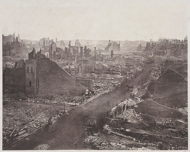 Khung cảnh hoang tàn ở Boston sau trận đại hỏa hoạn năm 1872. Ảnh: Billdamon.