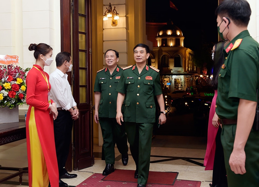 Đại tướng Phan Văn Giang đến dự lễ tổng kết, trao giải.