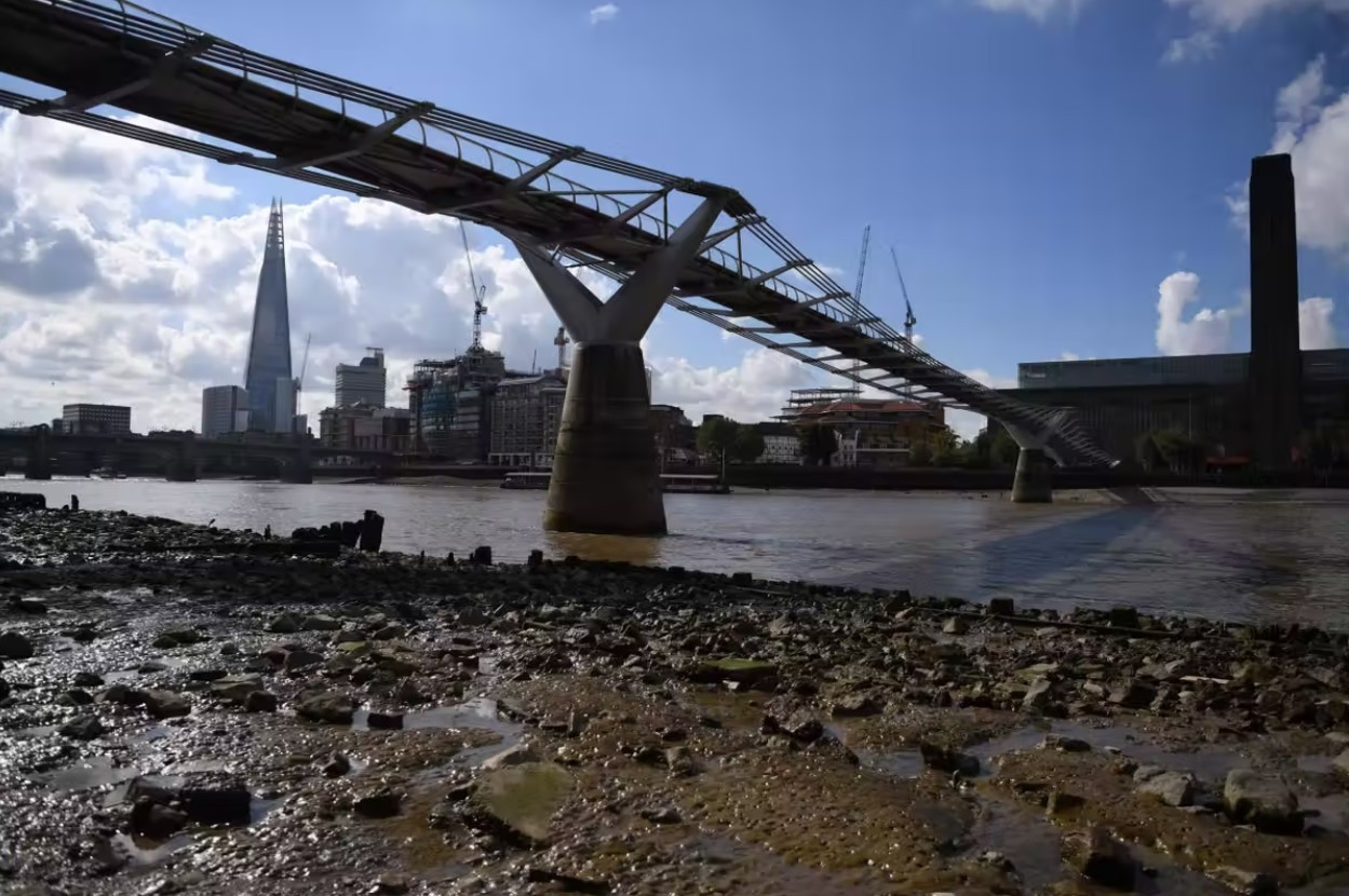 Sông Thames từng được tuyên bố ‘đã chết về mặt sinh học’. Ảnh: Imdependent.