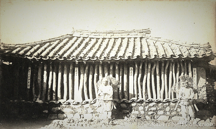 Một nhà tù Hàn Quốc những năm 1880. Ảnh: Korea Times.