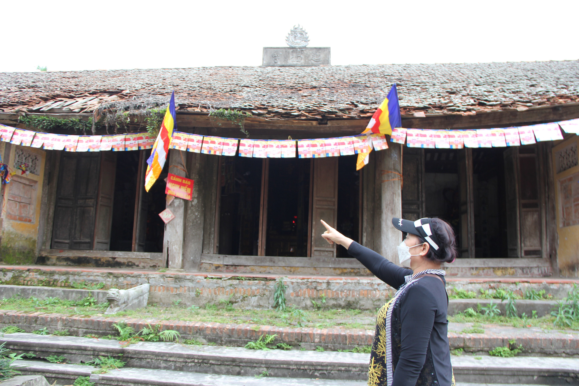 Bà Phan Thị Viễn - một người dân thôn Đại Nghiệp cho biết: Lý do chùa bị xuống cấp mà không được sửa chữa là do chưa giải quyết xong việc con đường đi ngay cạnh chùa. Cho nên chưa thể quy hoạch và tu bổ, sửa chữa được.