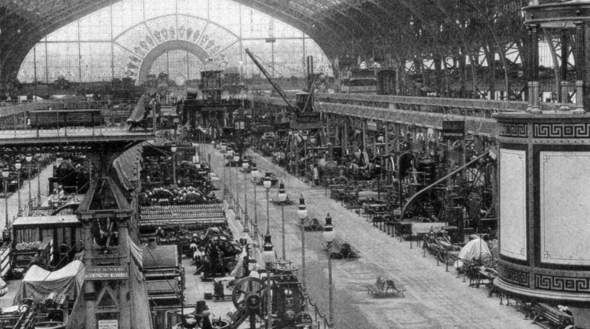 Hội chợ Exposition Universelle, nơi lần đầu tiên giới thiệu Tháp Eiffel. Ảnh: Grunge.