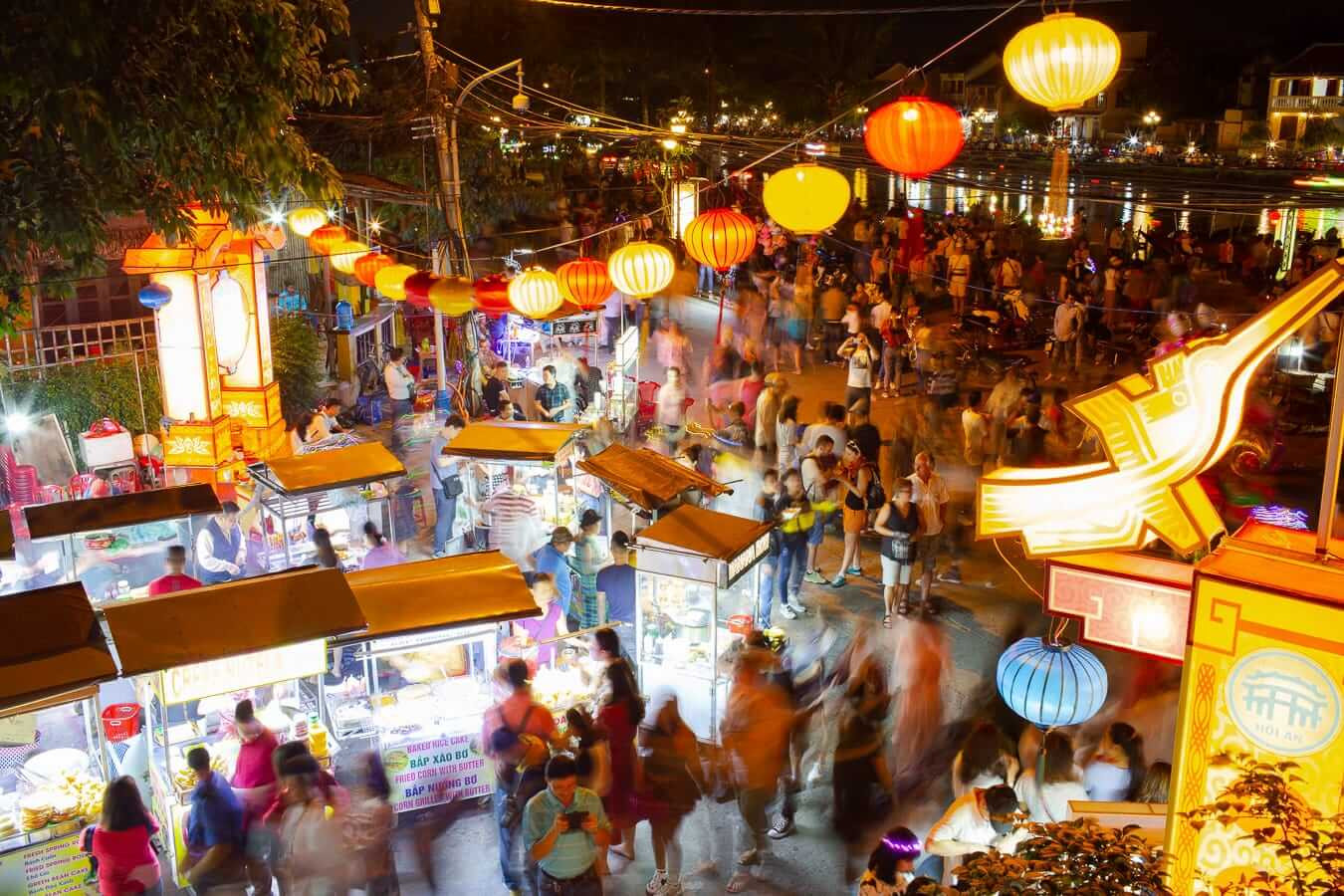 Chợ đêm Hội An, Việt Nam. Ảnh: Jacky Travel.