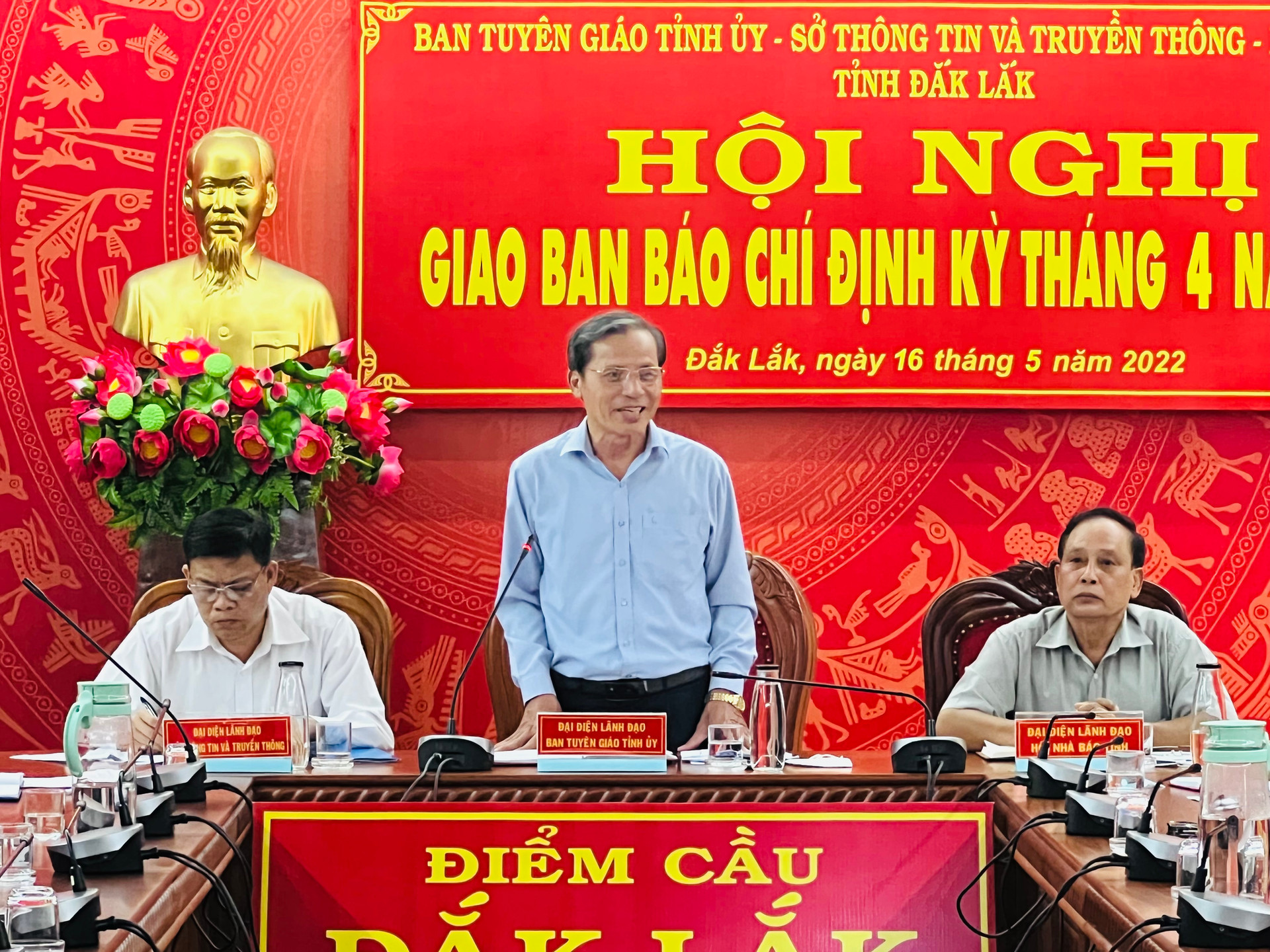 Đồng chí Nguyễn Cảnh, Phó Trưởng Ban Tuyên giáo Tỉnh ủy , chủ trì hội nghị.