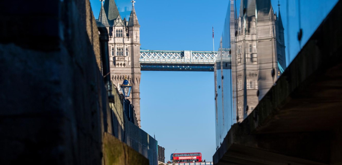 Cây Cầu Tháp lịch sử phía trên dòng sông Thames. Ảnh: The Guardian.