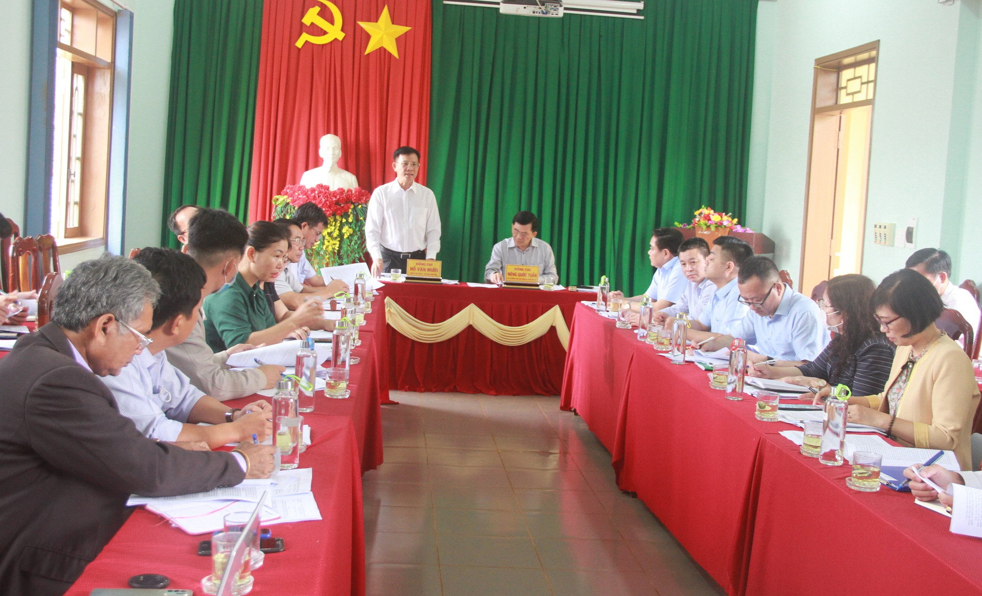Chủ tịch UBND tỉnh Đắk Nông Hồ Văn Mười phát biểu tại buổi làm việc.
