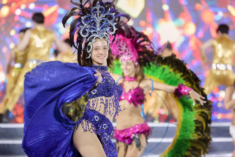 Lễ hội Carnival đường phố đã trở thành “thương hiệu” du lịch biển Sầm Sơn.