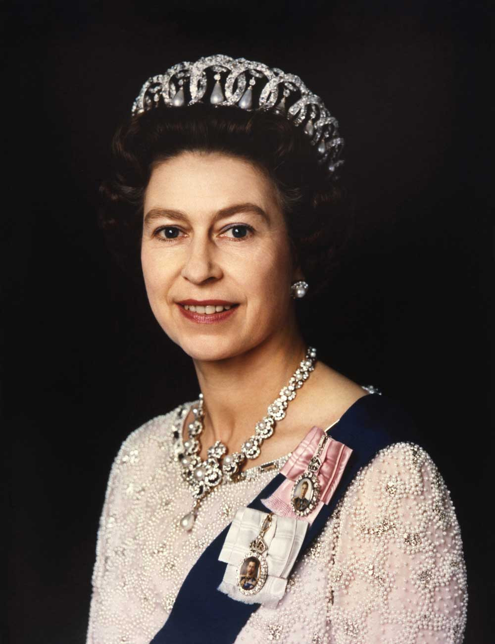 Chân dung Nữ hoàng năm 1977 thời điểm Đại lễ Bạc. Ảnh: CNN.