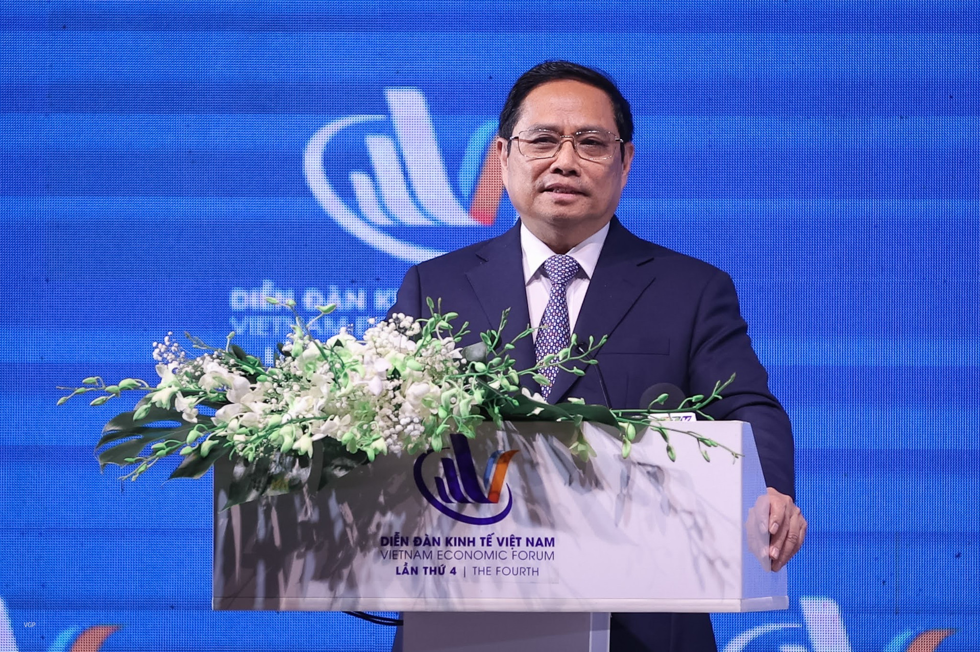 Thủ tướng Phạm Minh Chính phát biểu tại diễn đàn kinh tế Việt Nam lần thứ 4.