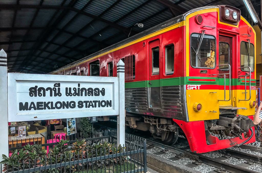 Ga tàu Mae Klong ở tỉnh Samut Songkhram. Ảnh: AFP.
