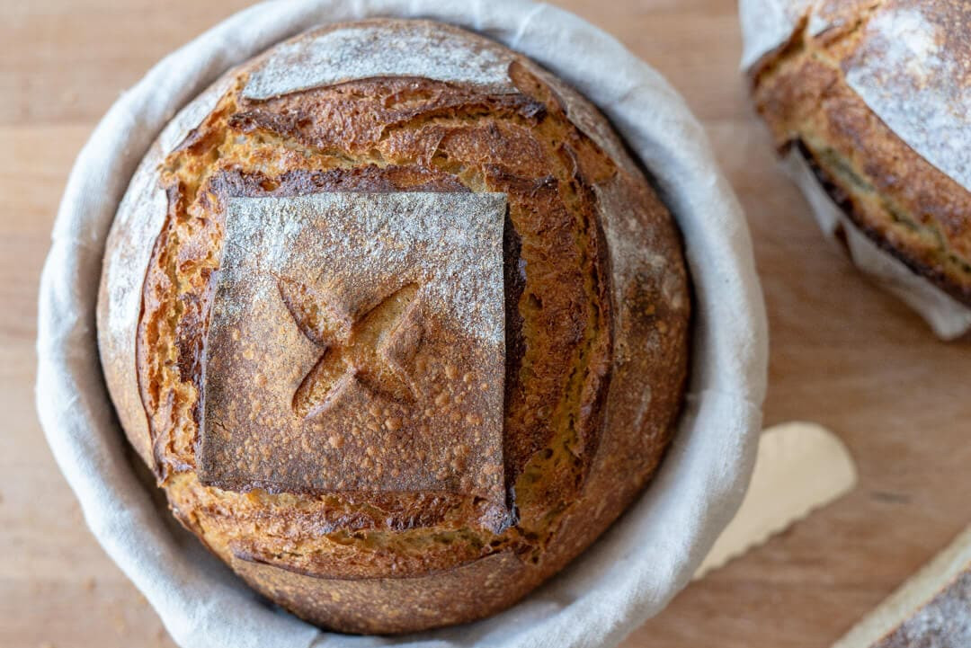 Chiếc bánh mì làm từ bột chua einkorn. Ảnh: The Perfect Loaf.