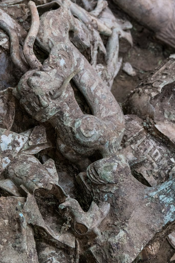 Những di vật được khai quật từ Tam Tinh Đôi. Ảnh: CNN.