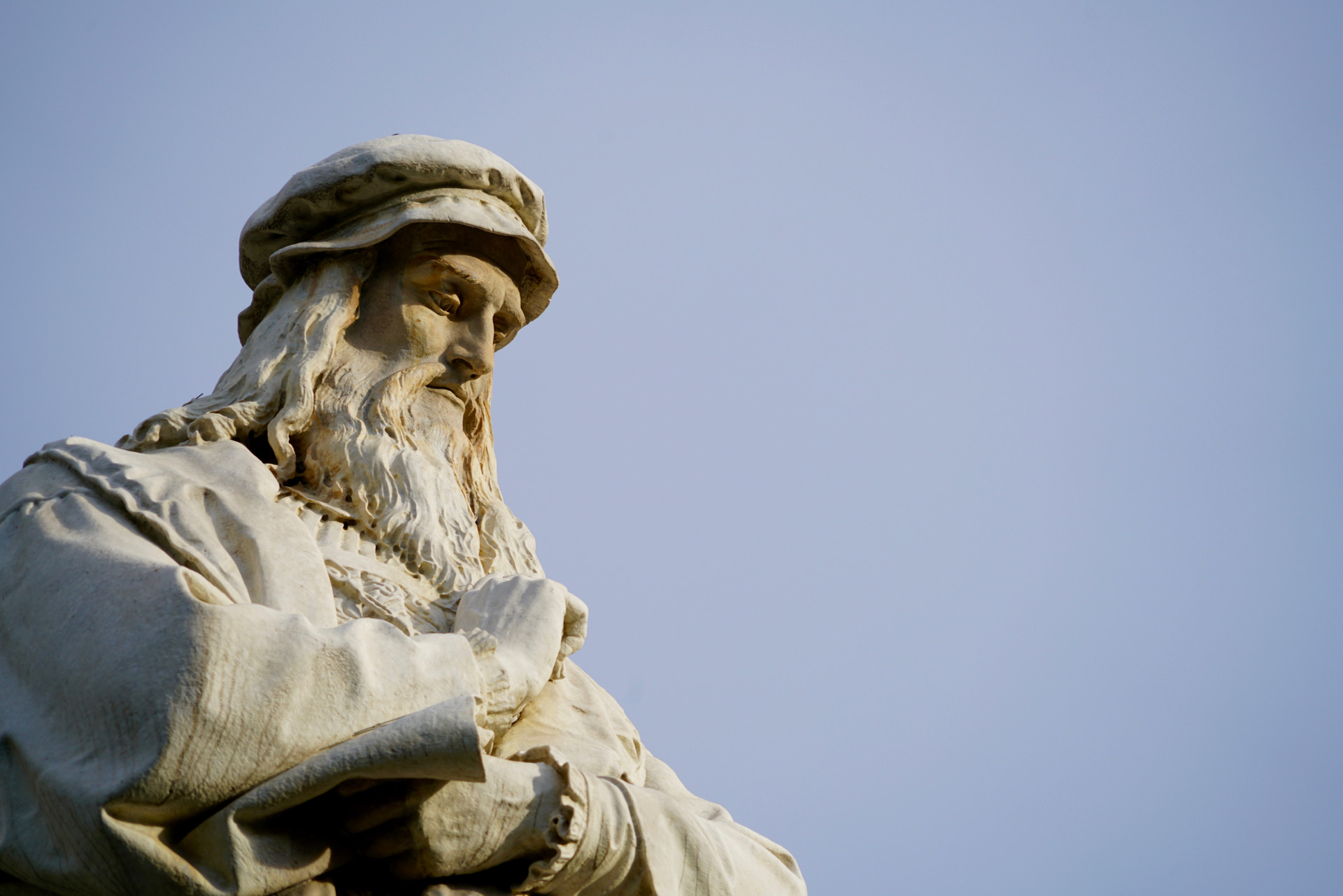 Bức tượng đại danh họa Leonardo da Vinci. Ảnh: Getty Image.