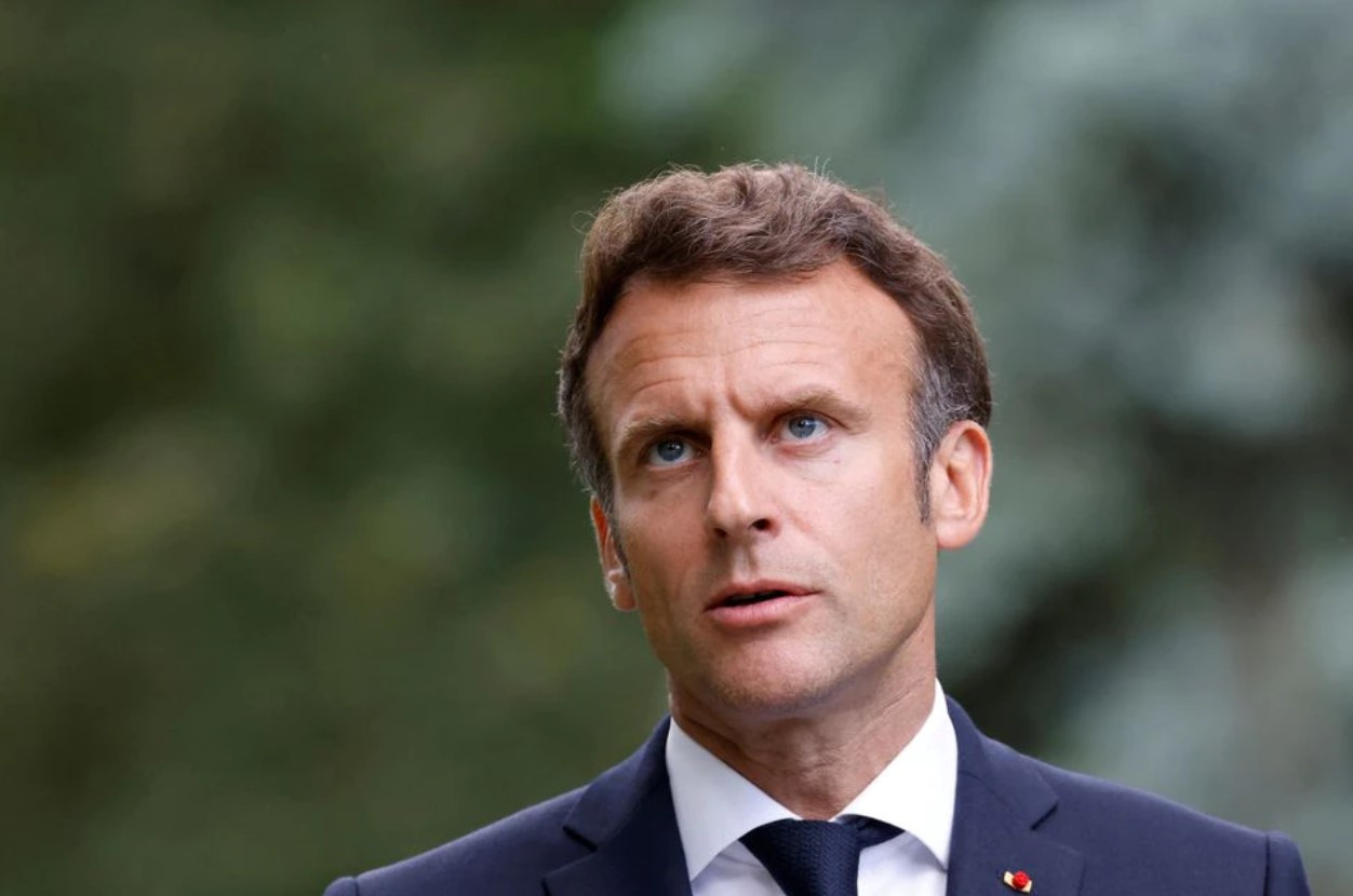 Tổng thống Pháp Emmanuel Macron phát biểu trong cuộc họp báo với Tổng thống Ukraine Volodymyr Zelenskiy tại Kiev, Ukraine. Ảnh: Reuters.