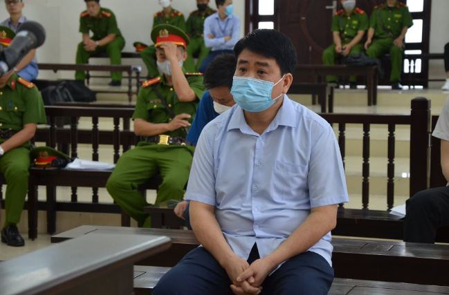 Bị cáo Nguyễn Đức Chung tại phiên tòa sáng ngày 20/6.