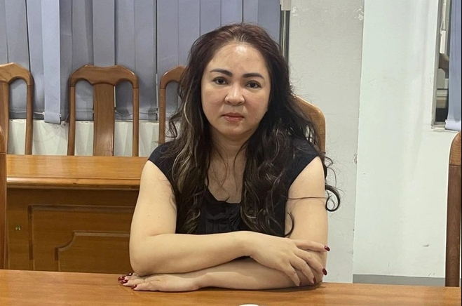 Bà Nguyễn Phương Hằng