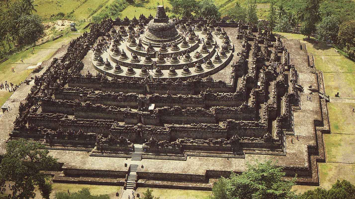Kiến trúc độc đáo của Borobudor. Ảnh: CNN.