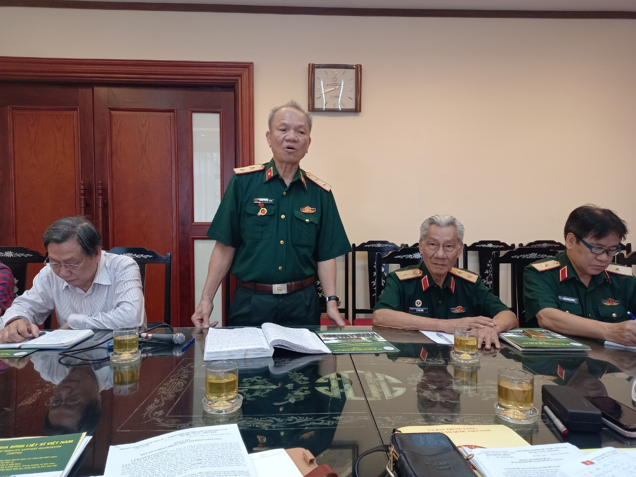 Trung tướng Hoàng Khánh Hưng, Chủ tịch Hội Hỗ trợ gia đình liệt sĩ Việt Nam phát biểu.