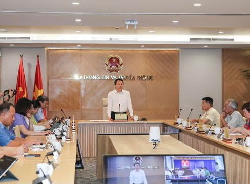 Thứ trưởng Bộ Thông tin và Truyền thông Nguyễn Huy Dũng phát biểu tại cuộc phát động. Ảnh: Thái Nhung