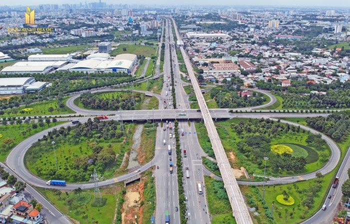 TP HCM tăng kết nối với các tỉnh - thành nhờ phát triển hạ tầng giao thông.