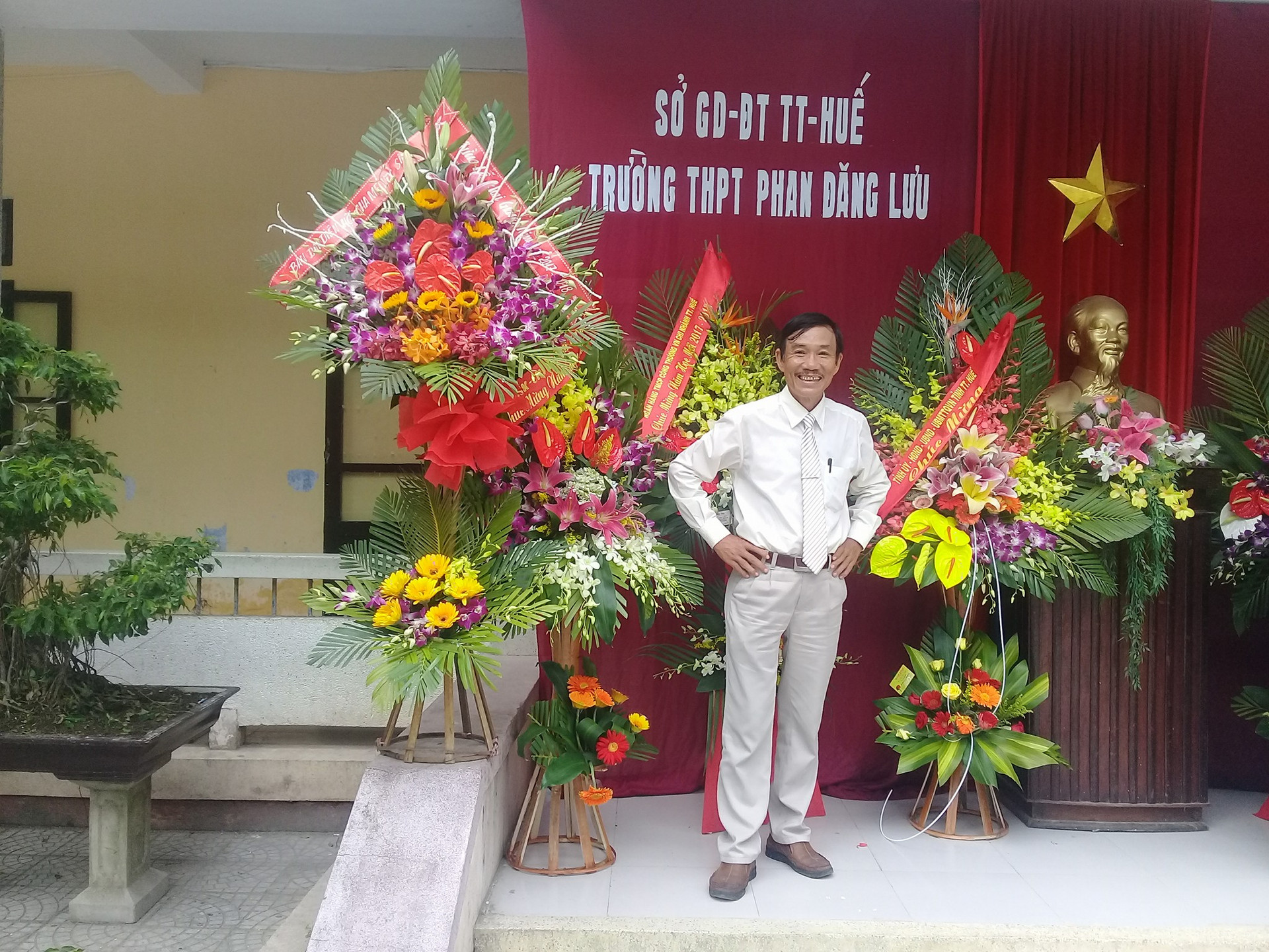 Thầy Bạch Lê Quang chia sẻ quan điểm của mình xoay quanh câu chuyện thí sinh “trúng tủ” đề thi môn Ngữ văn trong Kỳ thi tốt nghiệp THPT năm 2022 (Ảnh: Fb nhân vật).