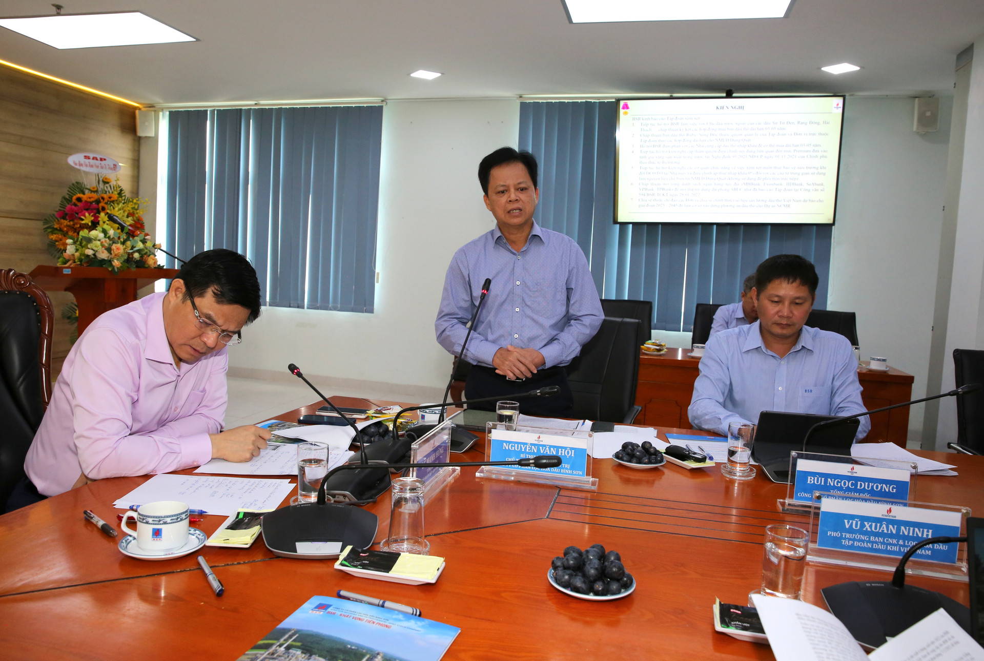 Chủ tịch HĐQT BSR Nguễn Văn Hội báo cáo một số nội dung liên quan đến cung ứng dầu thô cho NMLD Dung Quất.