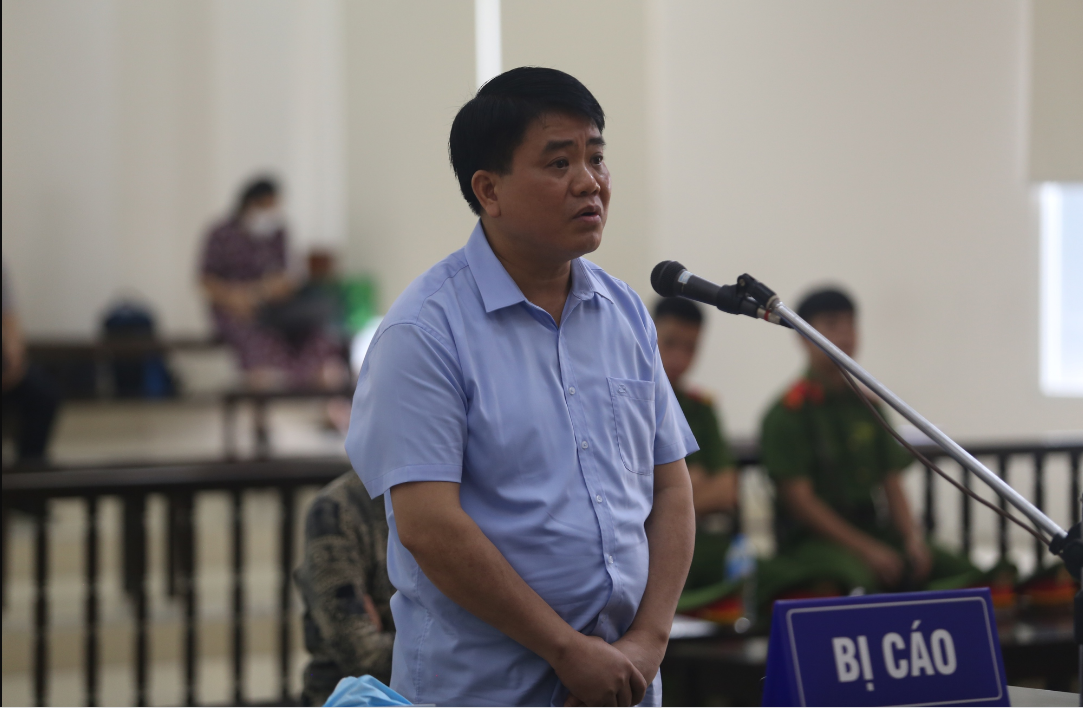 Bị cáo Nguyễn Đức Chung tại phiên tòa xét xử. Ảnh: PD