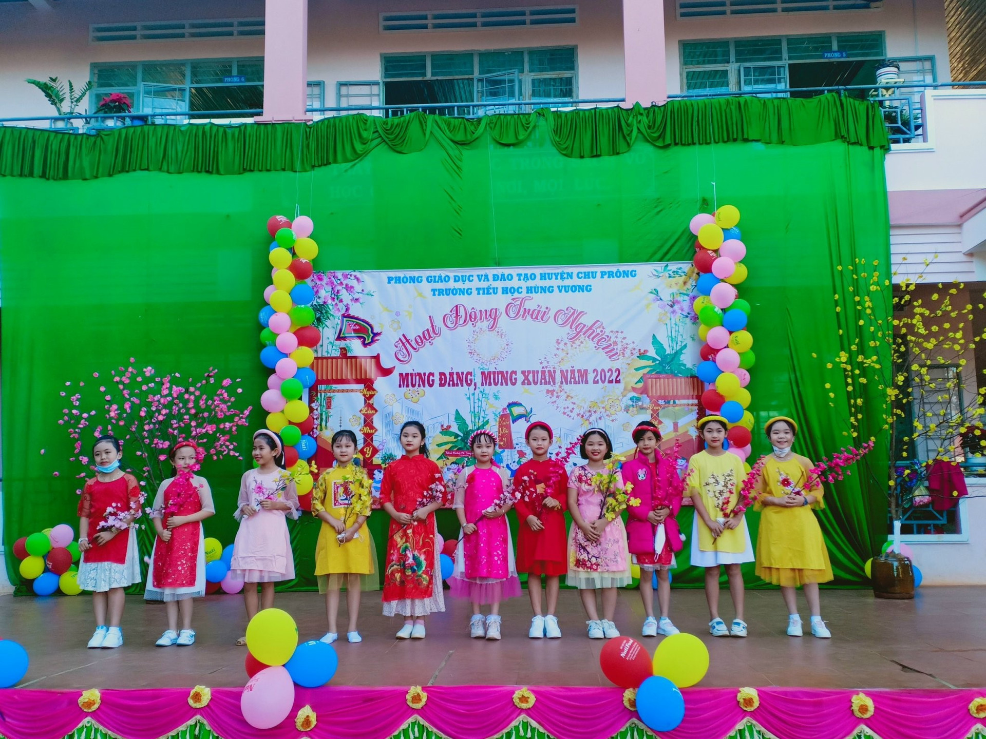 Trải nghiệm - Hoạt động mới của Chương trình Giáo dục phổ thông năm 2018 được thực hiện tại trường Tiểu học Hùng Vương, huyện Chư Prông, tỉnh Gia Lai.
