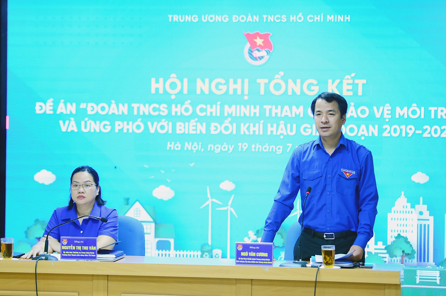 Ông Ngô Văn Cương, Bí thư BCH Trung ương Đoàn phát biểu tại hội nghị.