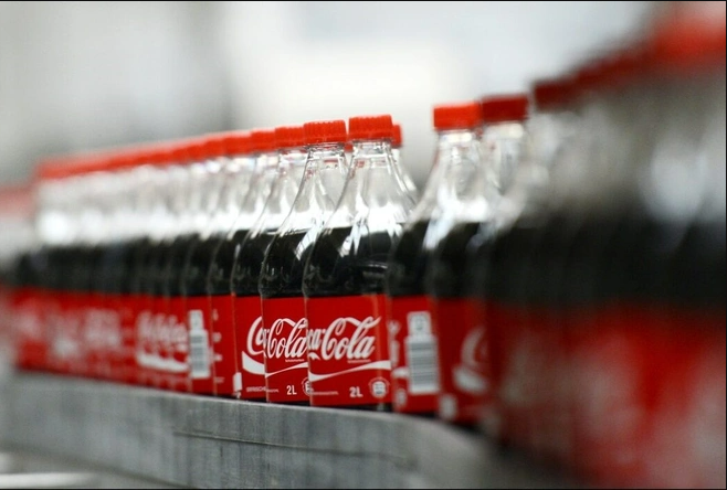 Swire và Coca-Cola vốn có mối quan hệ lâu dài từ những năm 1960. Ảnh: AP.