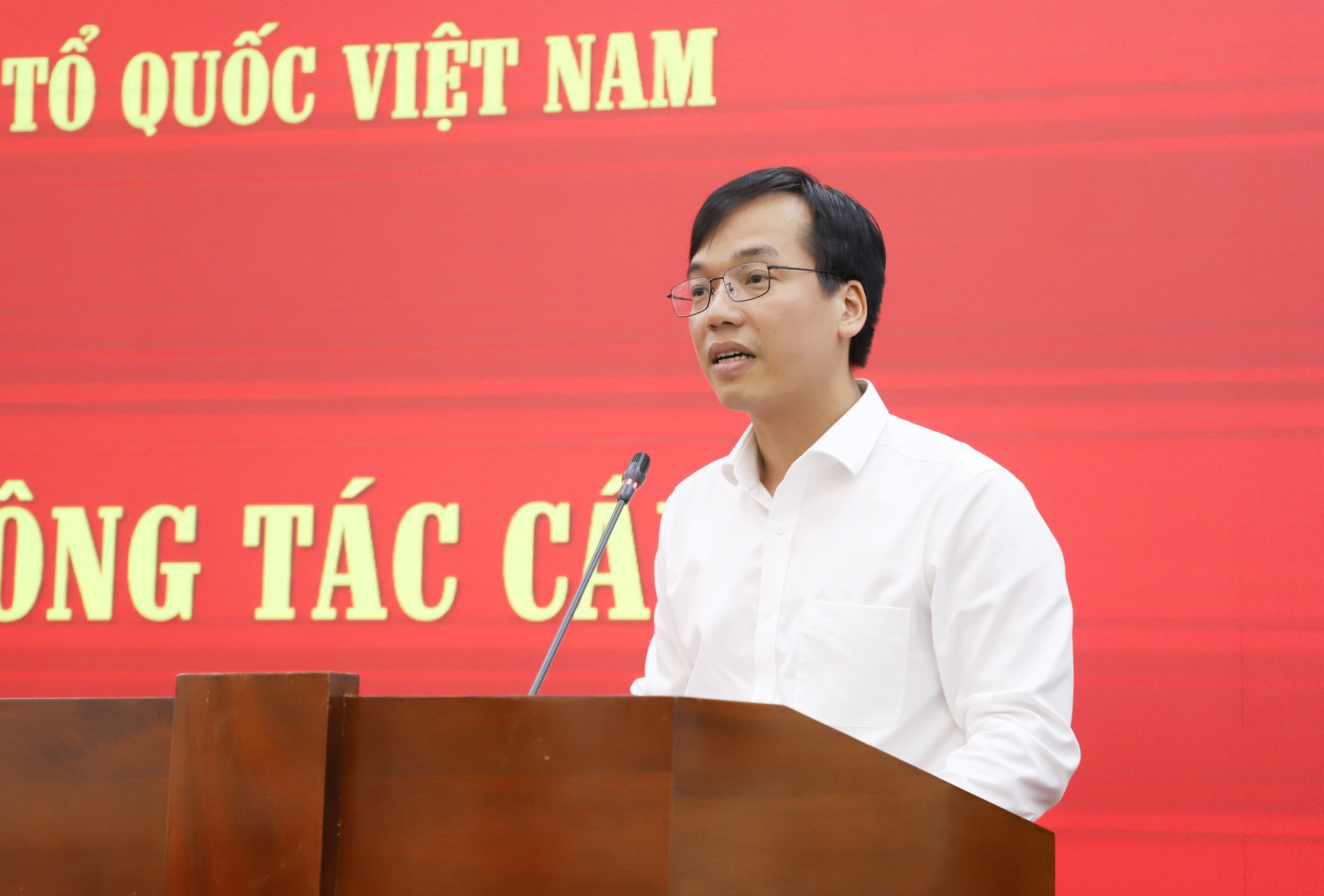Tân Chánh Văn phòng Cơ quan UBTƯ MTTQ Việt Nam Nguyễn Bình Minh phát biểu tại lễ công bố quyết định. 