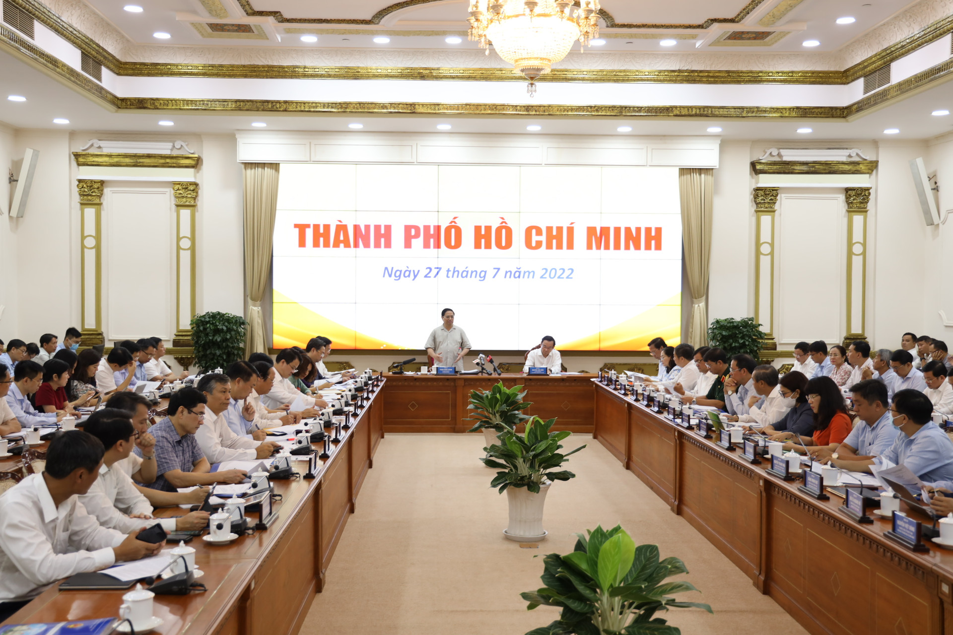 Thủ tướng Phạm Minh Chính làm việc với UBND TP HCM, sáng ngày 27/7.