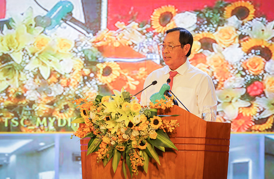 Ông Tiết Văn Thành - Thành viên Hội đồng thành viên, Tổng giám đốc Agribank báo cáo kết quả hoạt động kinh doanh 6 tháng đầu năm, nhiệm vụ và giải pháp trọng tâm 6 tháng cuối năm 2022.