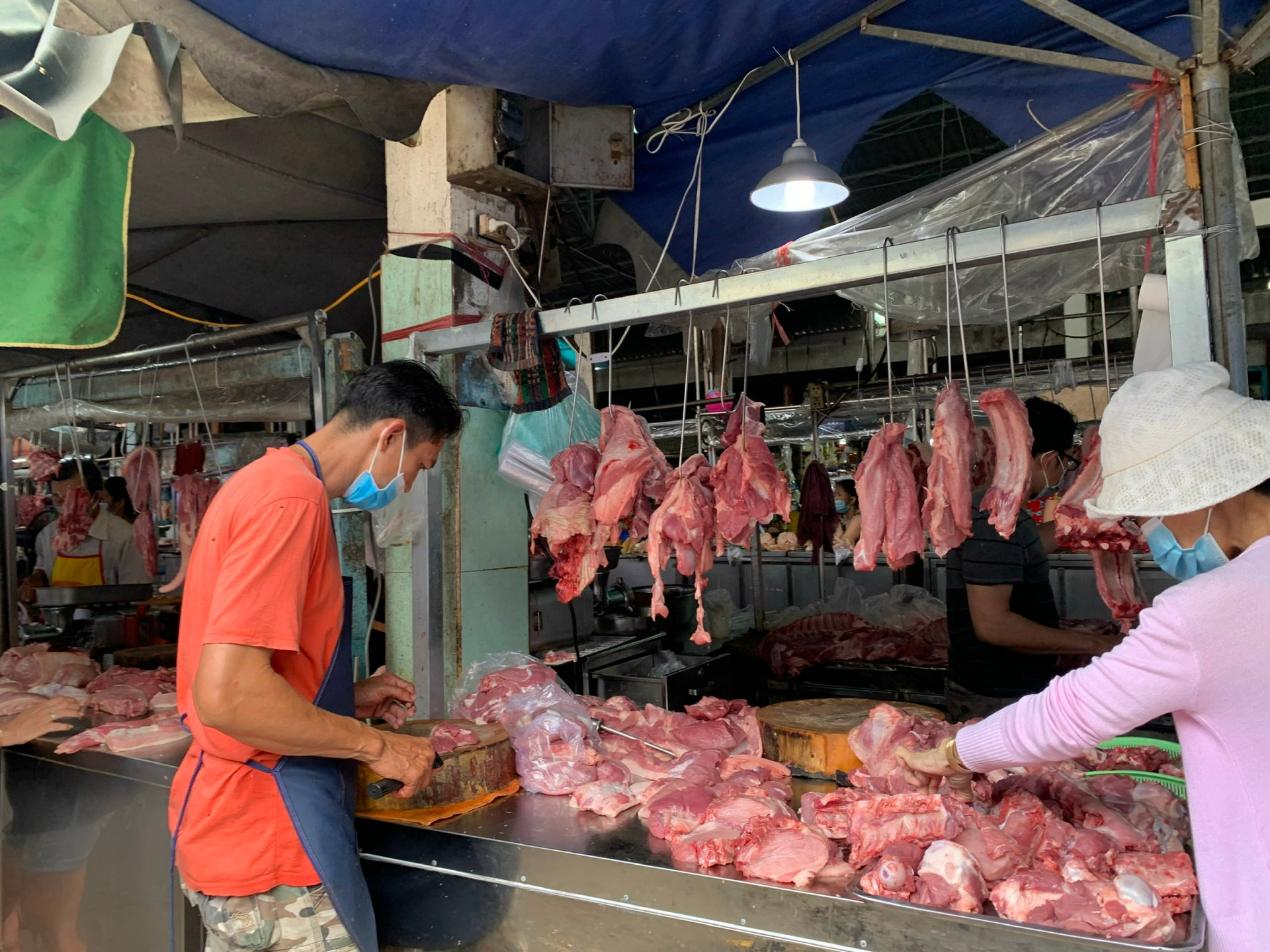 Giá thịt heo trên thị trường gần đây tăng cao.