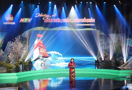 Bà Trần Kim Yến – Ủy viên ban Thường vụ Thành ủy, Chủ tịch Ủy ban MTTQ Việt Nam TP.HCM phát biểu ý nghĩa của chương trình.
