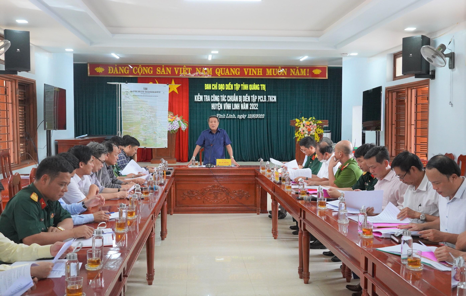Lãnh đạo tỉnh Quảng Trị kiểm tra công tác chuẩn bị cho diễn tập phòng chống lụt bão trên địa bàn (Ảnh: quangtri.gov.vn).