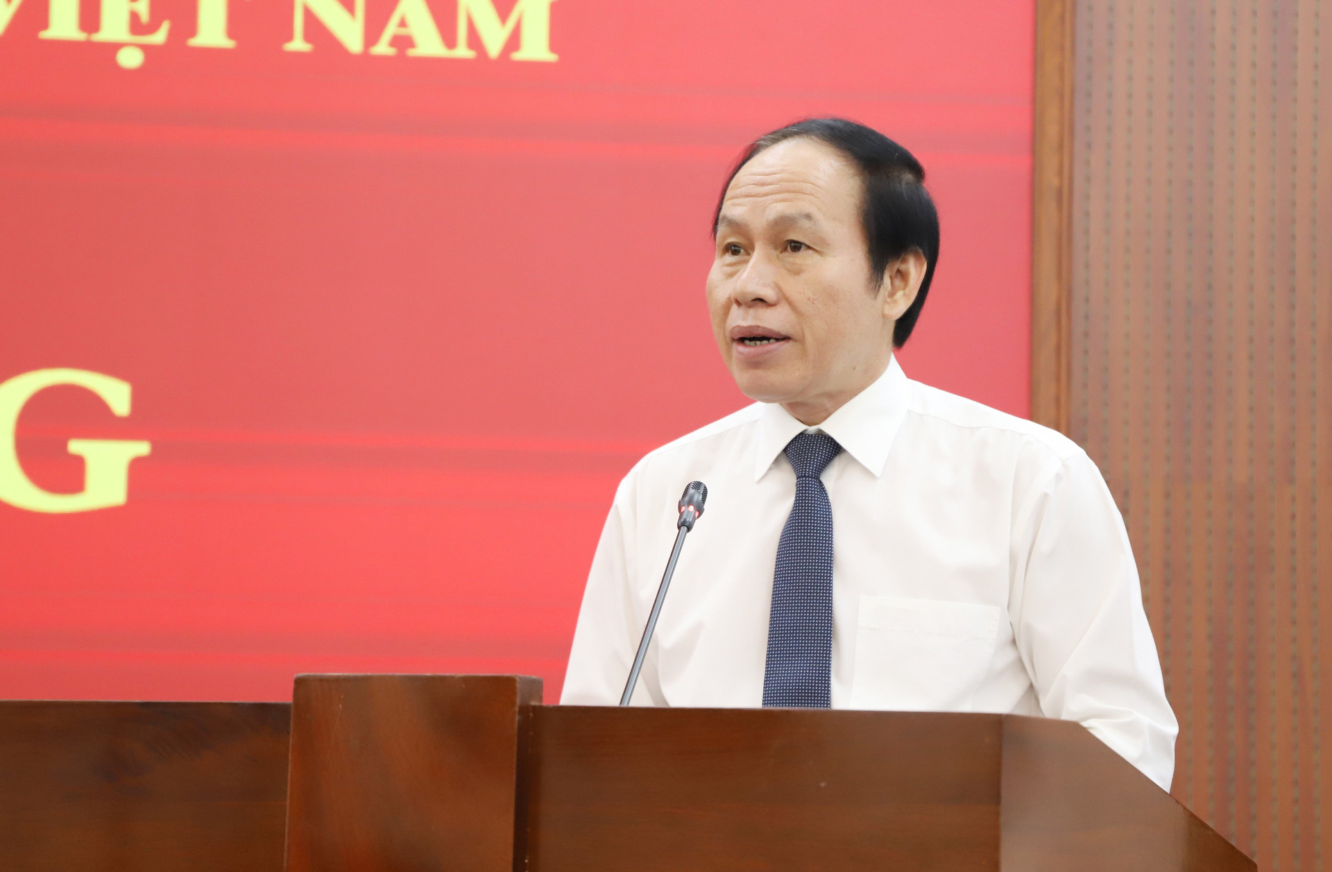 Phó Chủ tịch - Tổng Thư ký Lê Tiến Châu phát biểu tại Đại hội.