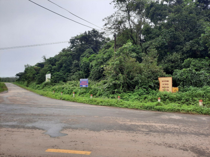 Góc đường bao Rú Lịnh bên QL9D từ QL1 qua huyện Vĩnh Linh về địa đạo Vịnh Mốc. Ảnh: D.L