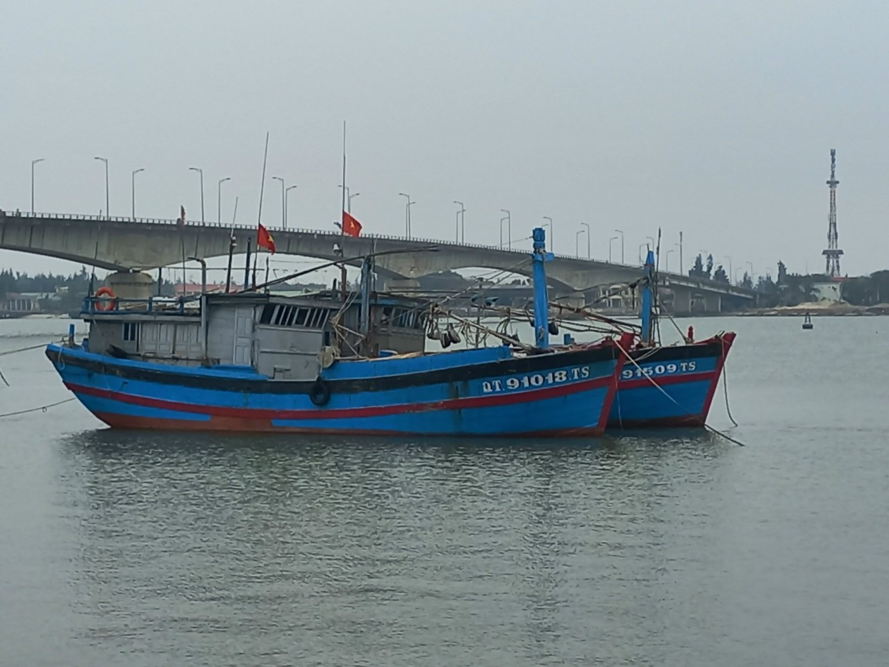 Hơn 2.000 tàu thuyền đã vào tỉnh Quảng Trị neo đậu.