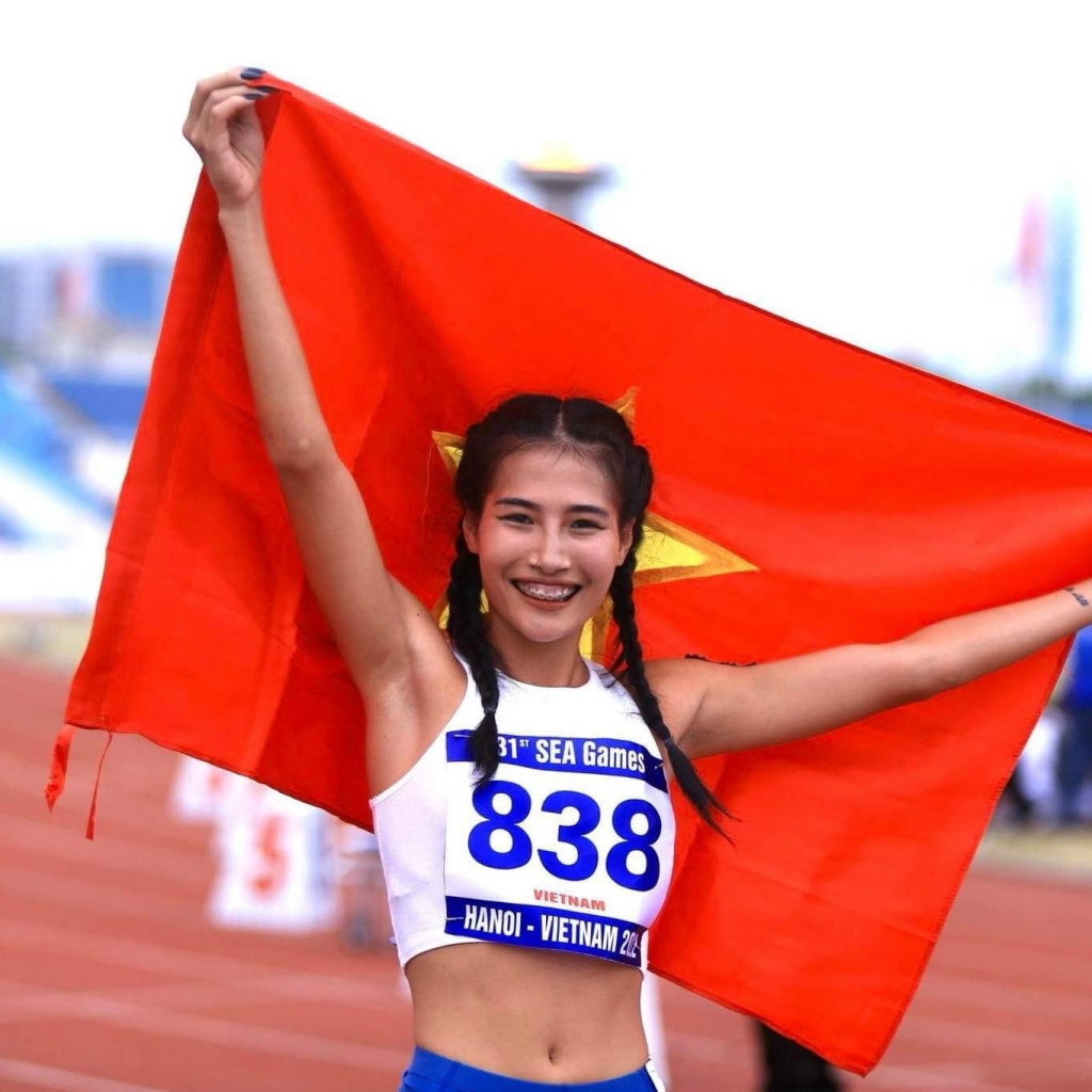 Tuyển thủ quốc gia Khuất Phương Anh, HCV 800m nữ SEA Games 31, sẽ tham dự Chung kết Giải chạy Báo Hànộimới mở rộng lần thứ 47 - Vì hòa bình năm 2022.