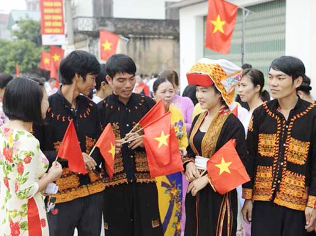 Đồng bào các dân tộc huyện Sơn Động, tỉnh Bắc Giang đoàn kết chung tay xây dựng cuộc sống mới. (Ảnh: Việt Hưng)
