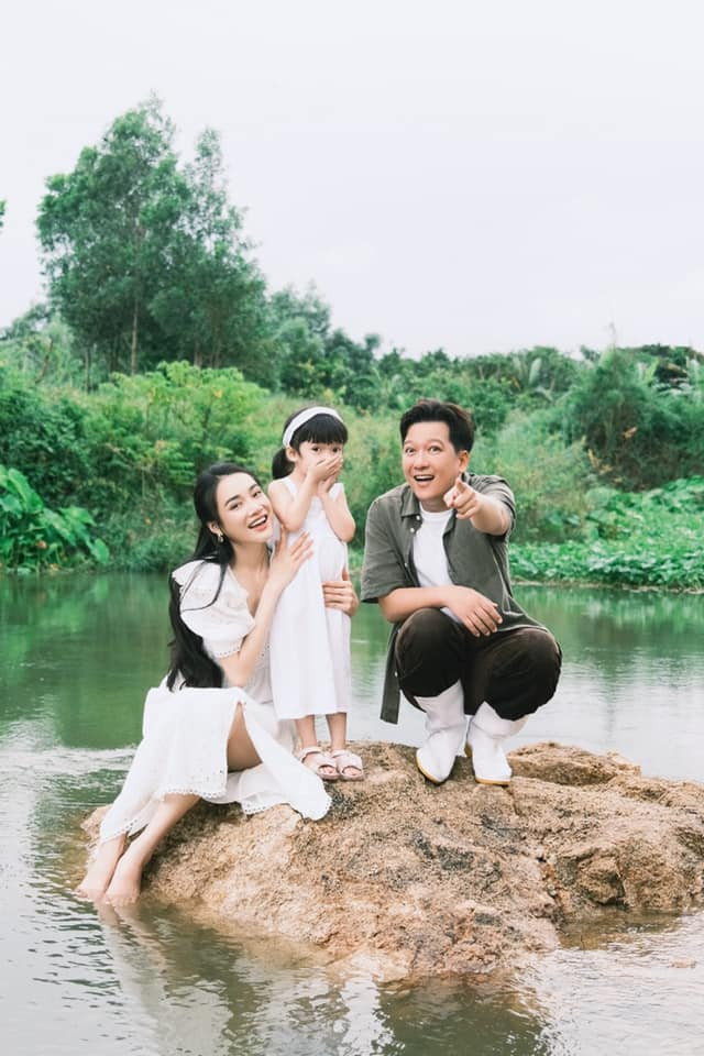 Gia đình hạnh phúc của Trường Giang – Nhã Phương.