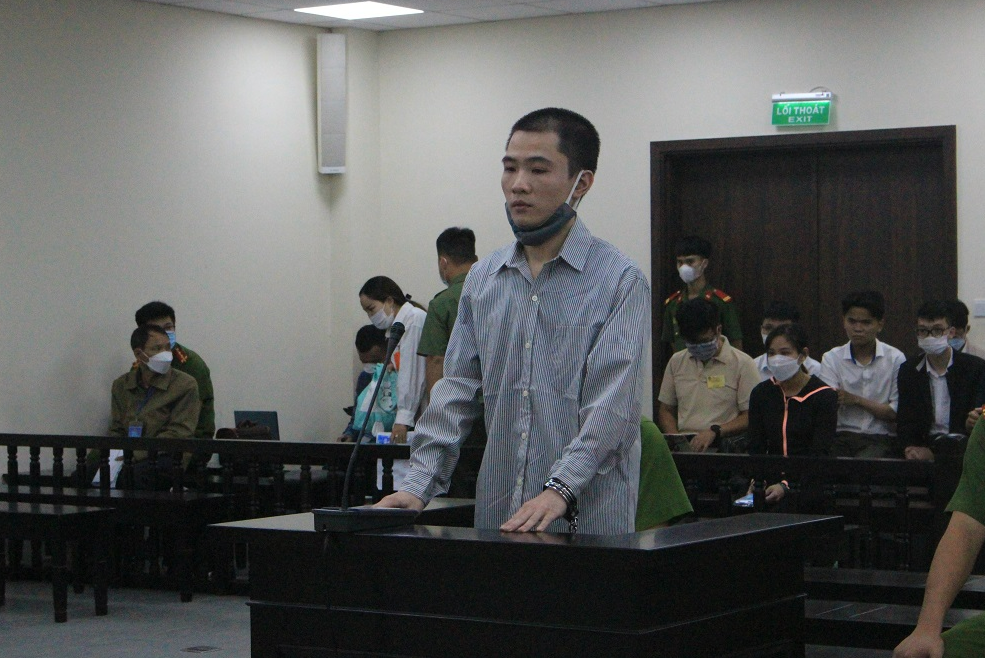 Bị cáo Nguyễn Trung Huyên tại phiên tòa.