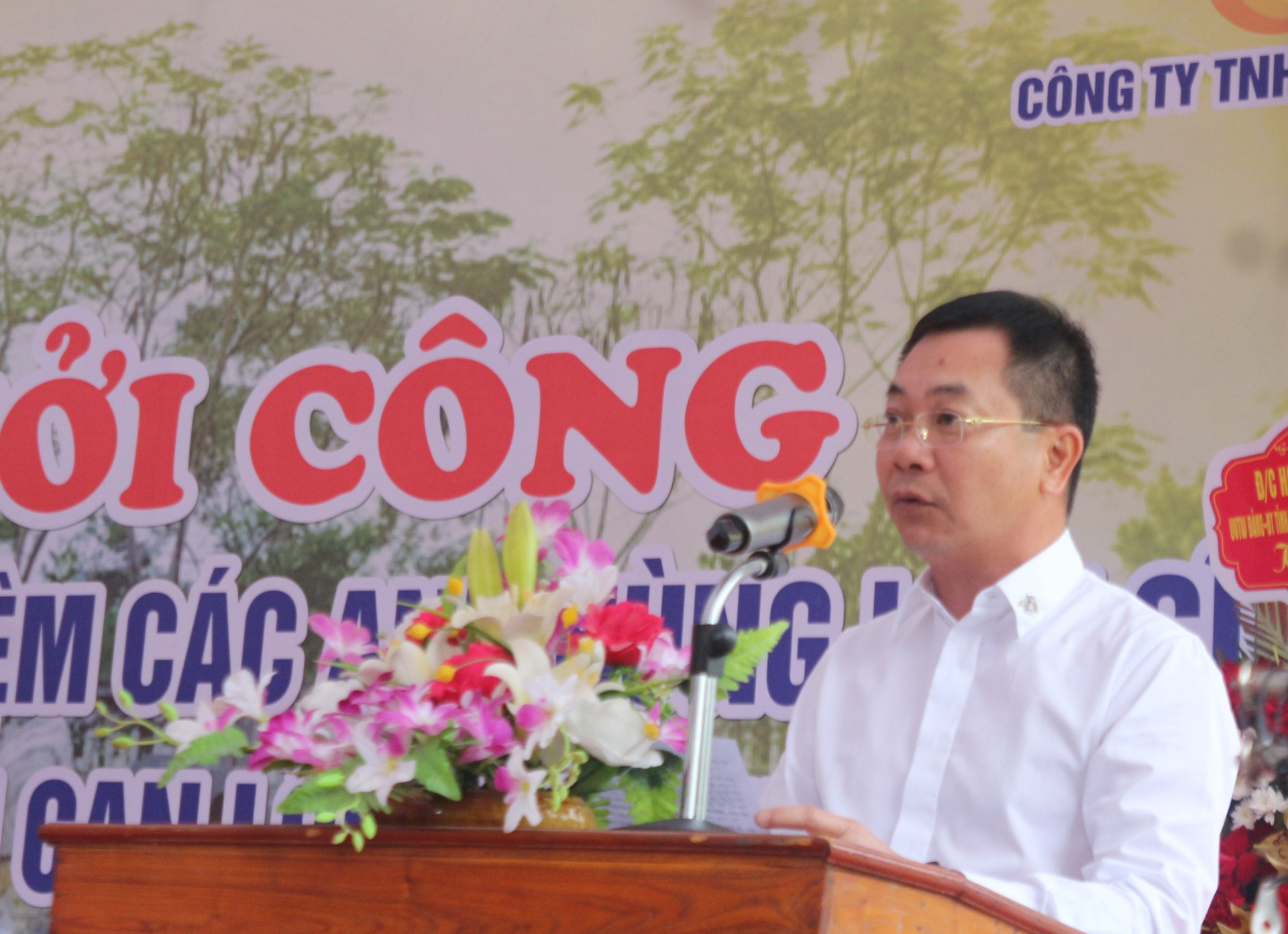 Ông Nguyễn Trọng Ngọc, Tổng Giám đốc Công ty TNHH Xăng dầu Giang Nam - nhà tài trợ - phát biểu tại Lễ khởi công.