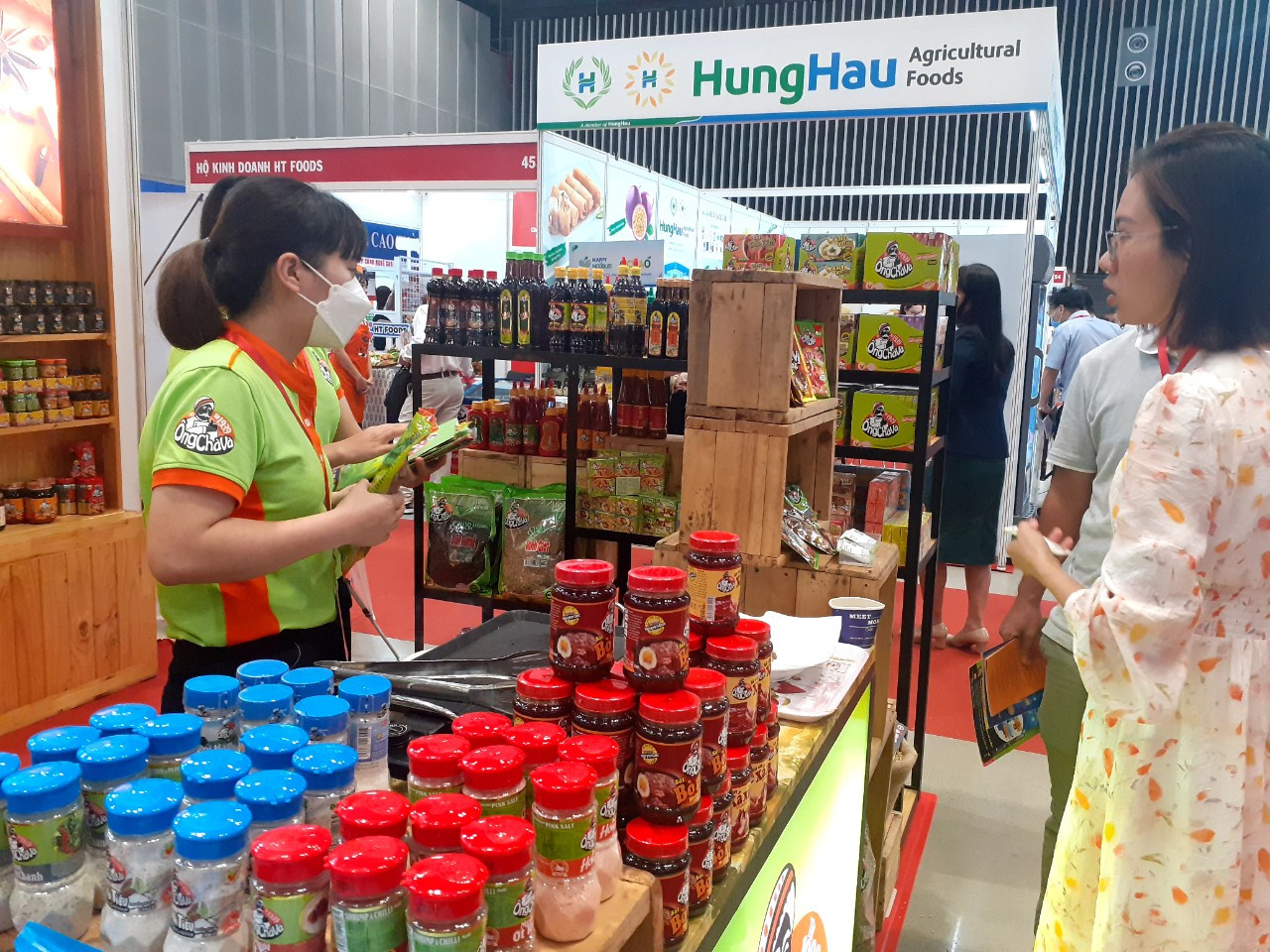 Ngoài phát triển thị trường nội địa, thực phẩm Việt hướng đến thị trường các nước.