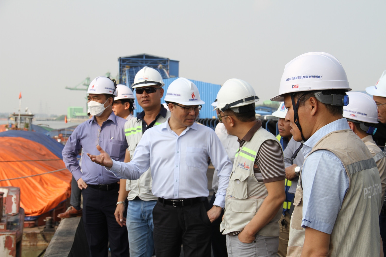 Tổng Giám đốc Petrovietnam Lê Mạnh Hùng kiểm tra tiến độ vận hành cảng nhận than NMNĐ Thái Bình 2.